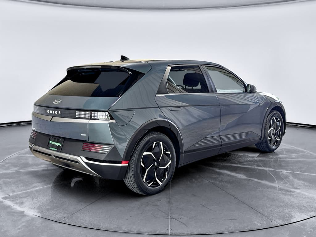2024 Hyundai IONIQ 5 view 3
