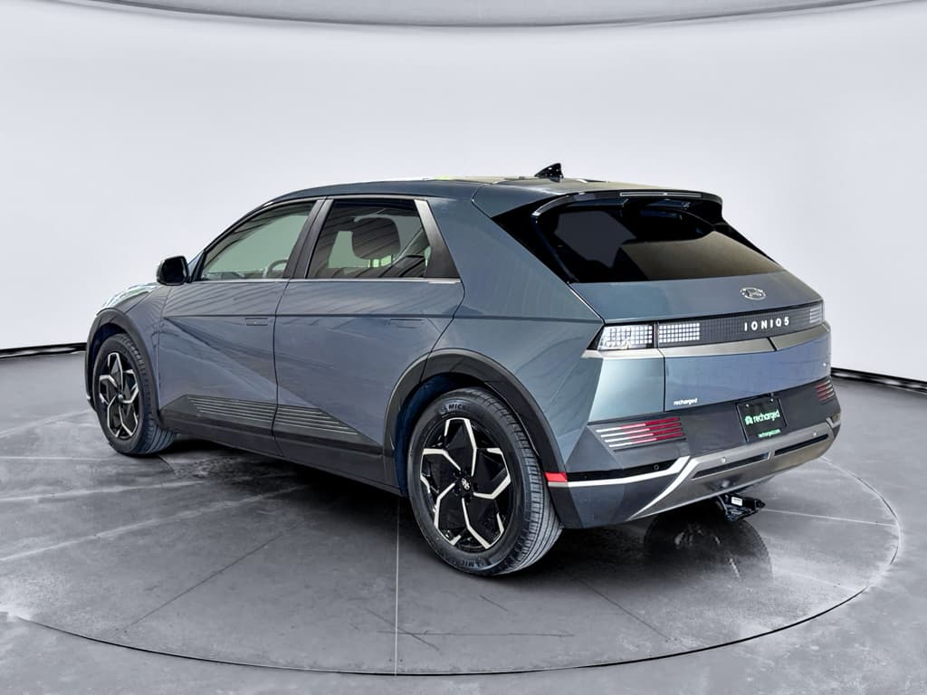 2024 Hyundai IONIQ 5 view 2