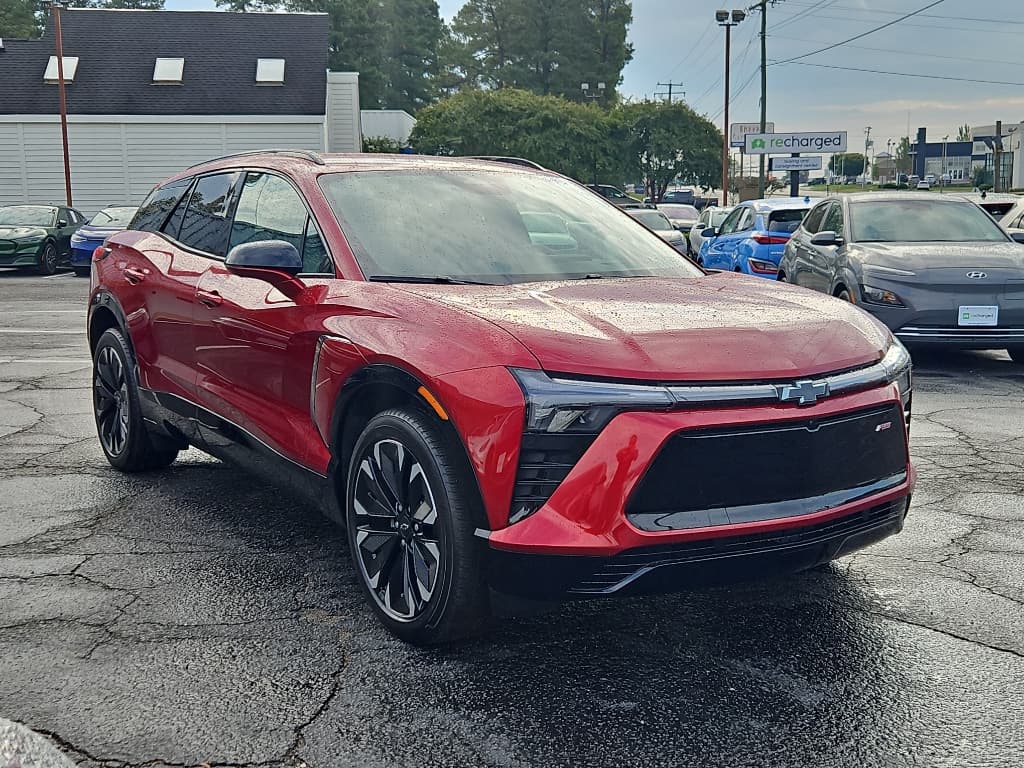 2024 Chevrolet Blazer EV view 4