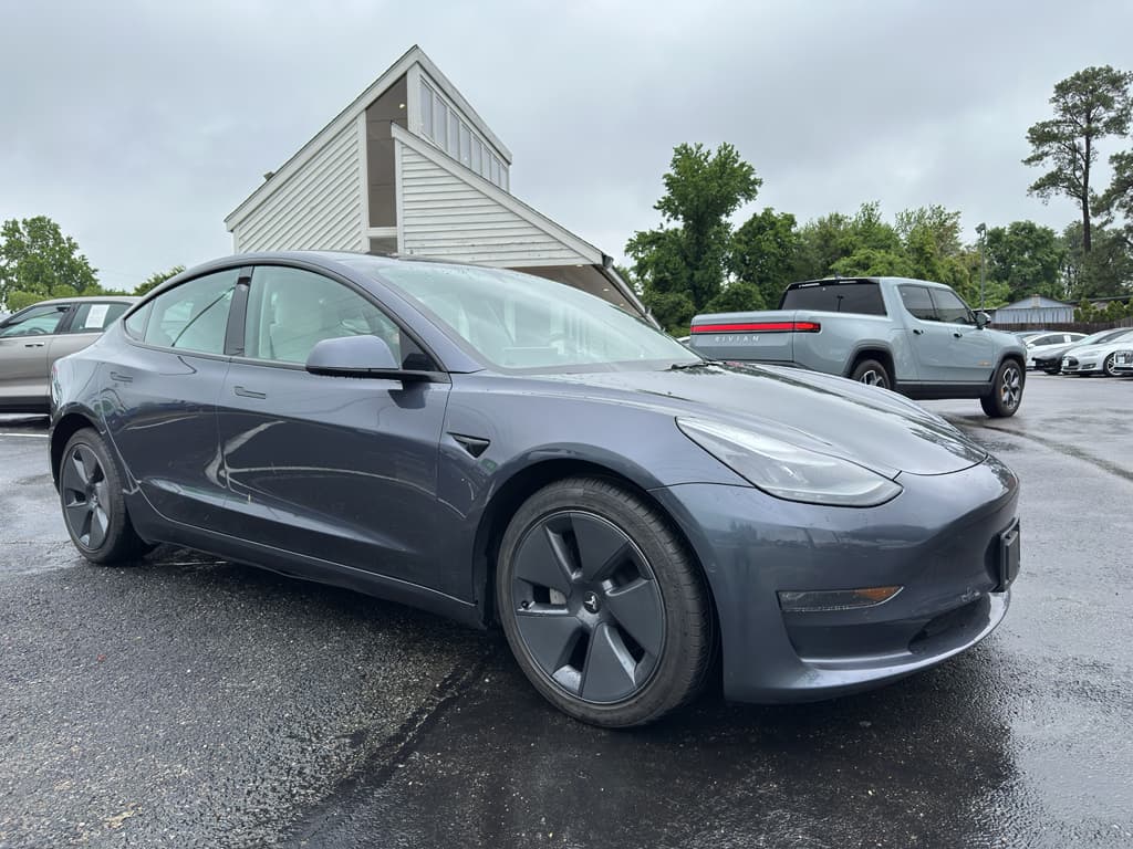 2022 Tesla Model 3 view 4
