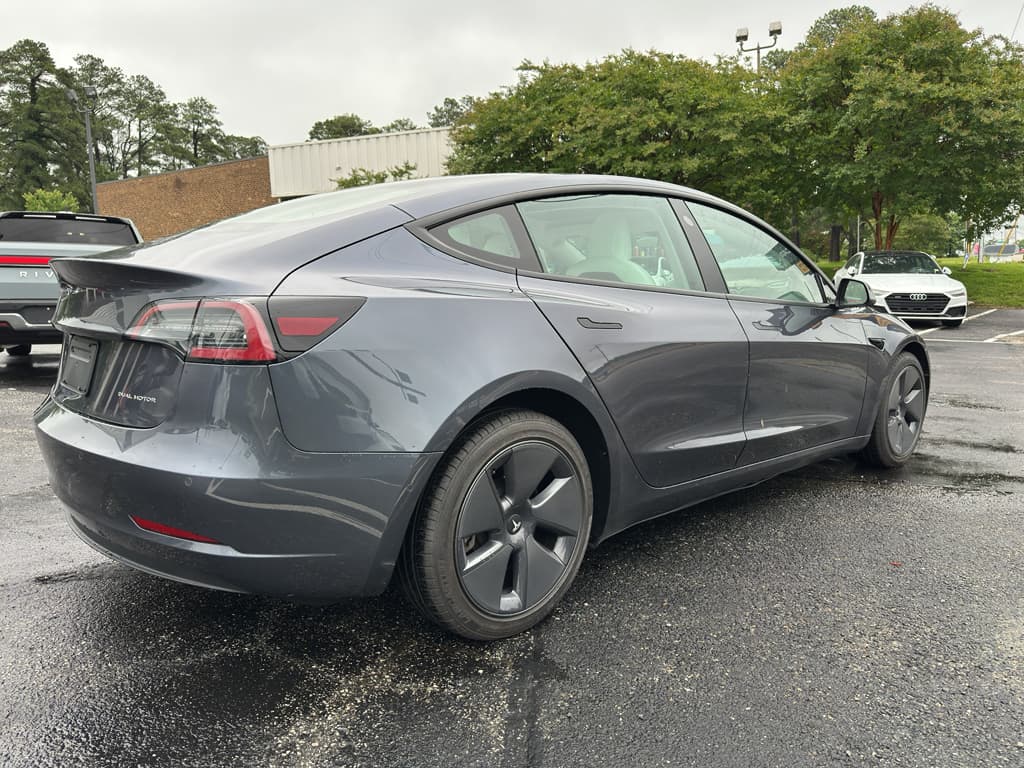 2022 Tesla Model 3 view 3