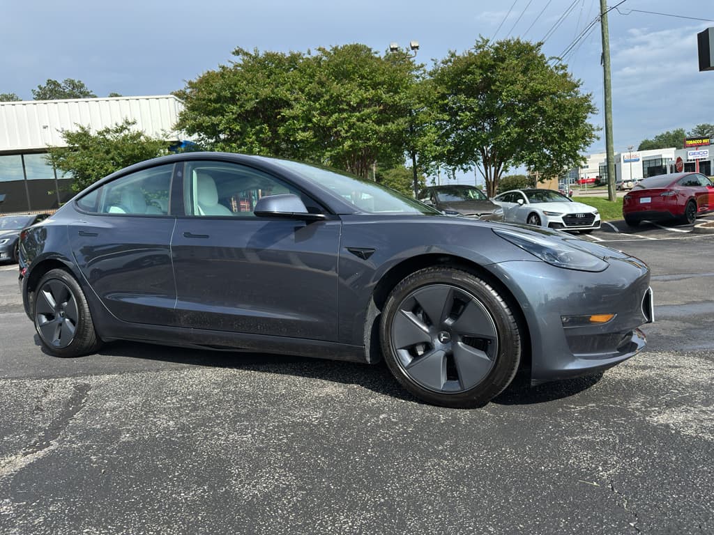 2022 Tesla Model 3 view 4