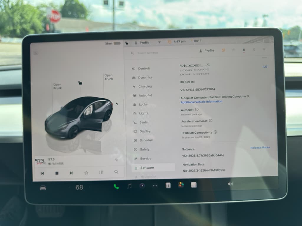 2022 Tesla Model 3 view 9