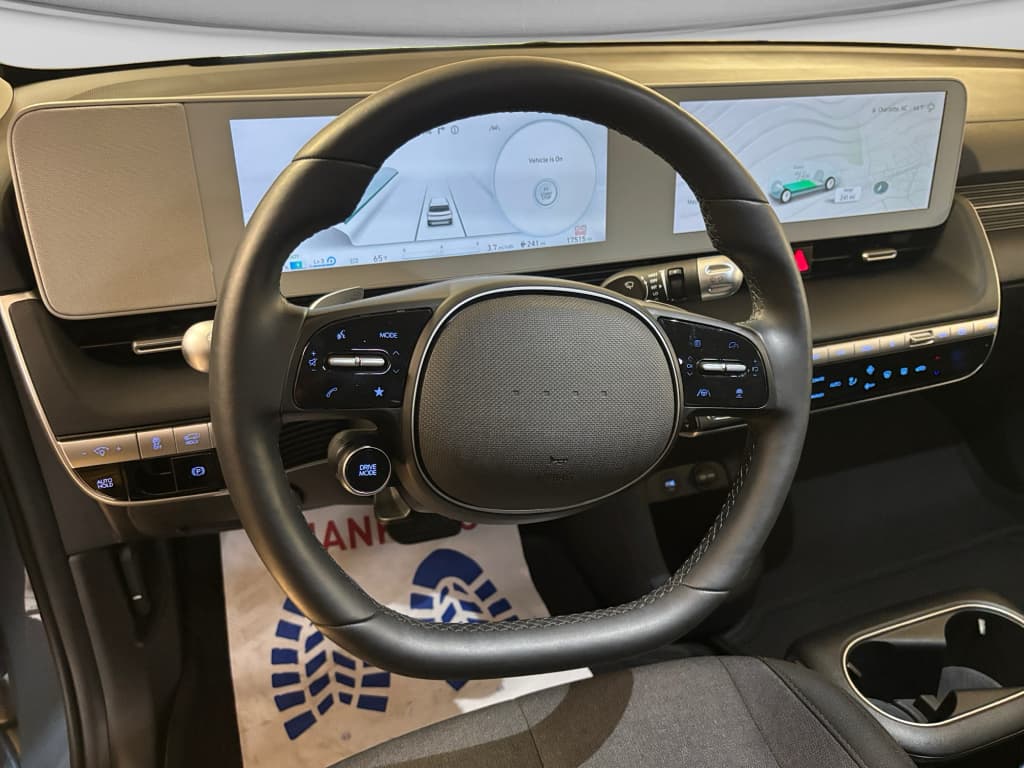 2024 Hyundai IONIQ 5 view 2