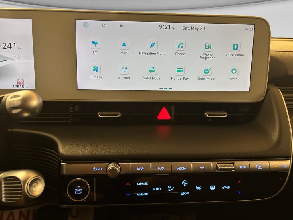 2024 Hyundai IONIQ 5 view 3