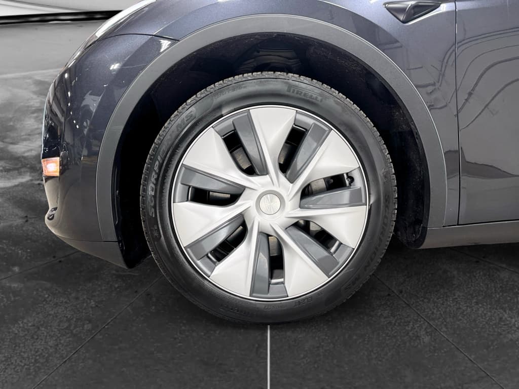 2024 Tesla Model Y view 29