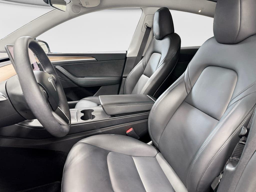 2024 Tesla Model Y view 15