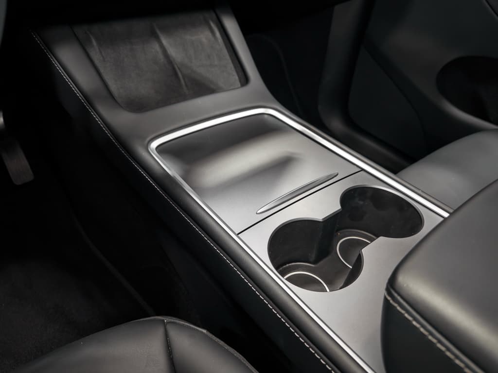 2024 Tesla Model Y view 17