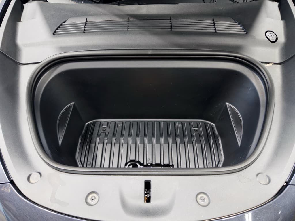 2024 Tesla Model Y view 24
