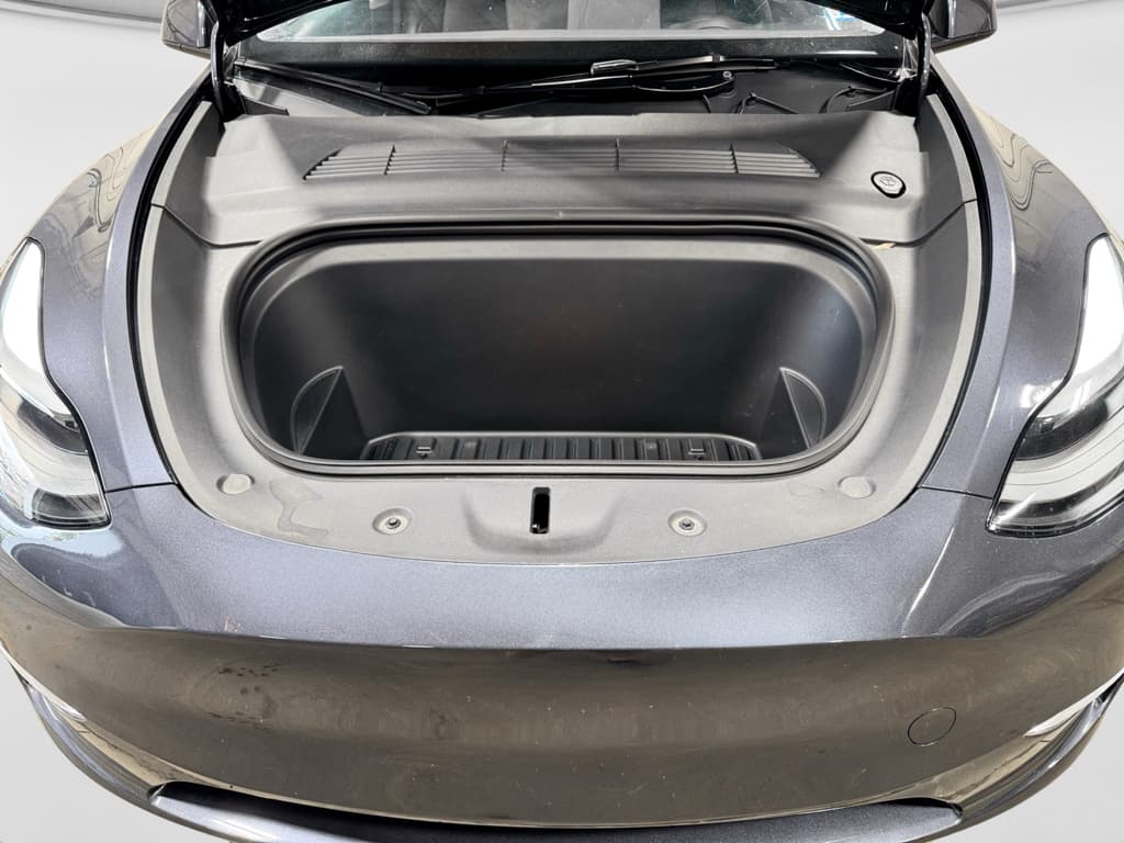 2024 Tesla Model Y view 23