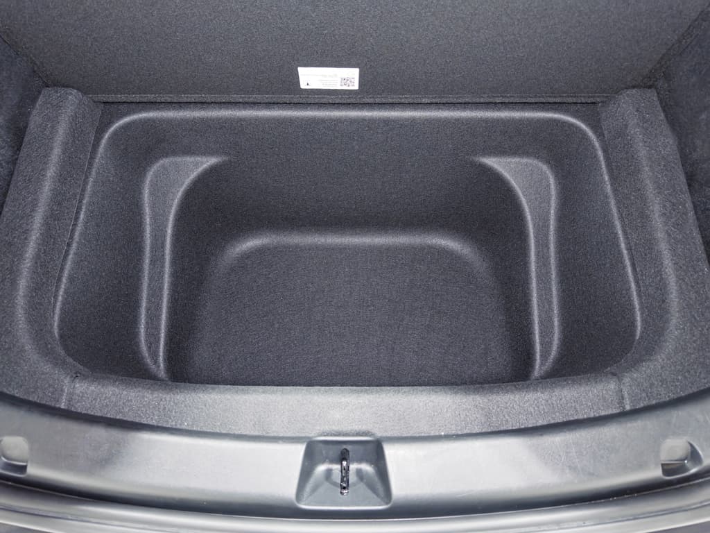 2024 Tesla Model Y view 26