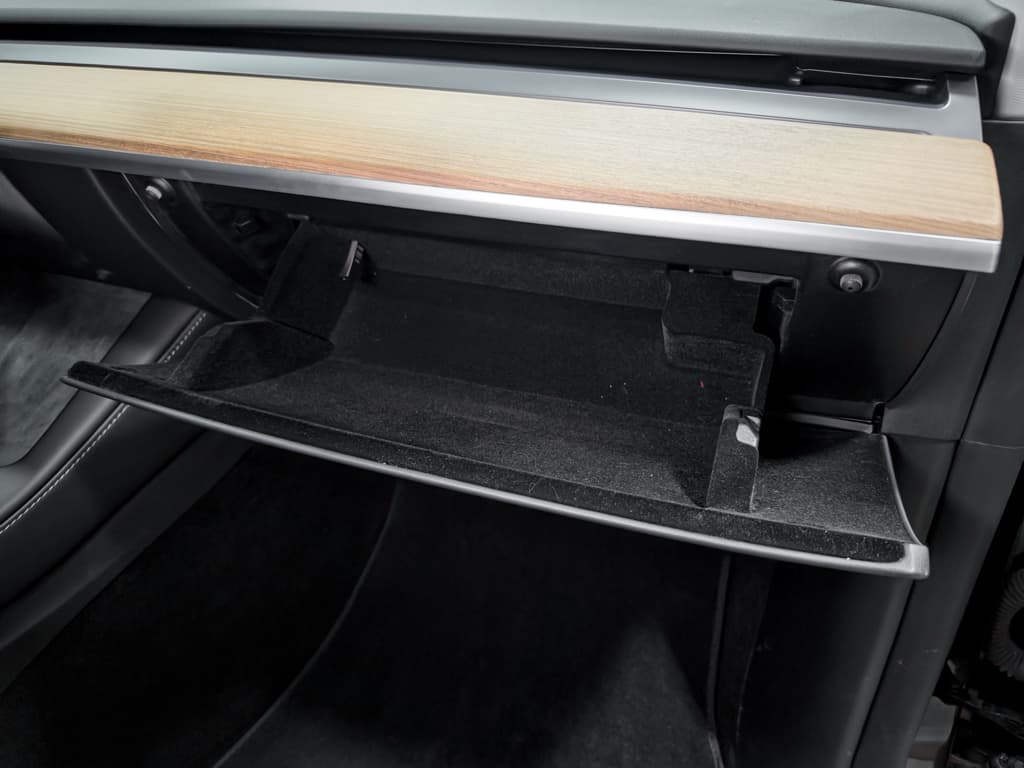 2024 Tesla Model Y view 18