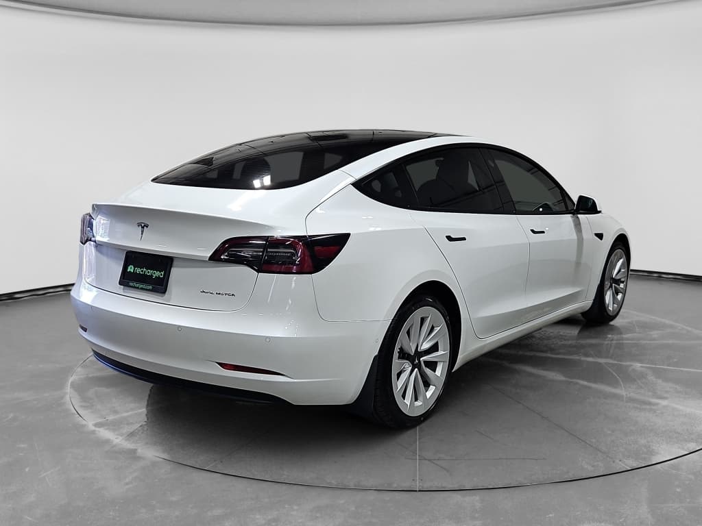 2022 Tesla Model 3 view 3