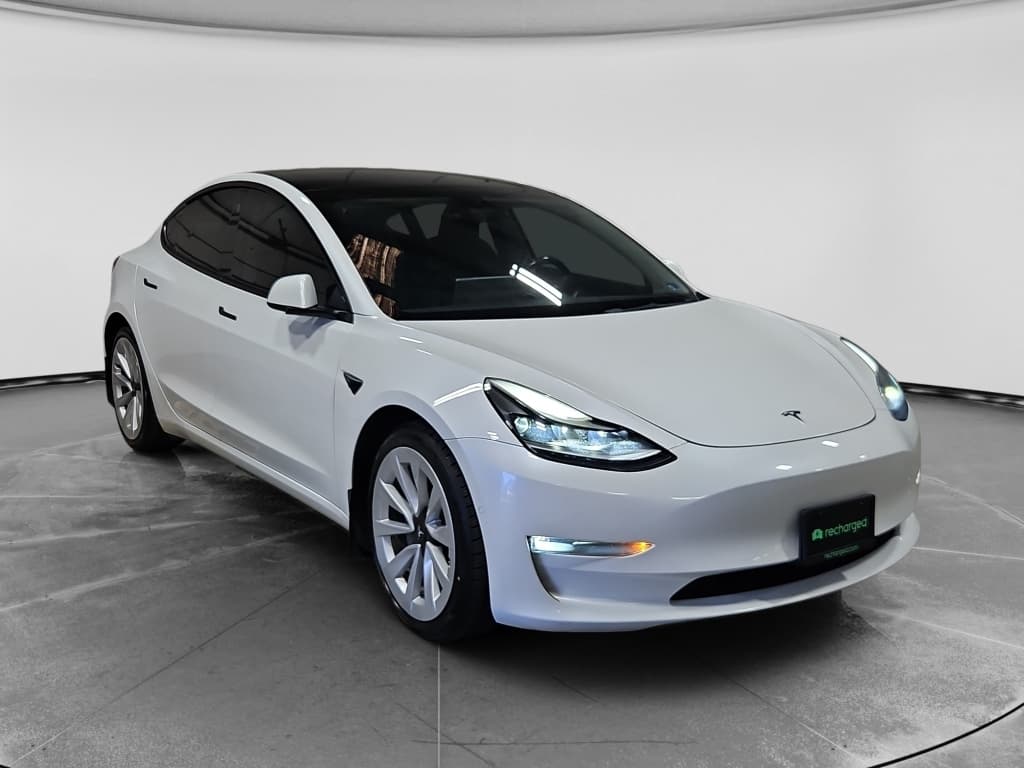 2022 Tesla Model 3 view 4