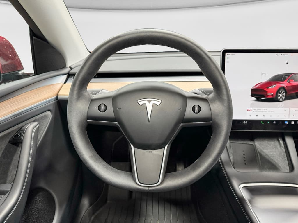 2024 Tesla Model Y view 7