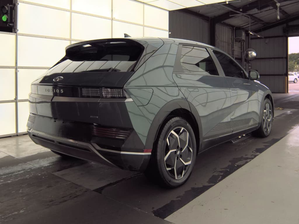 2024 Hyundai IONIQ 5 view 3