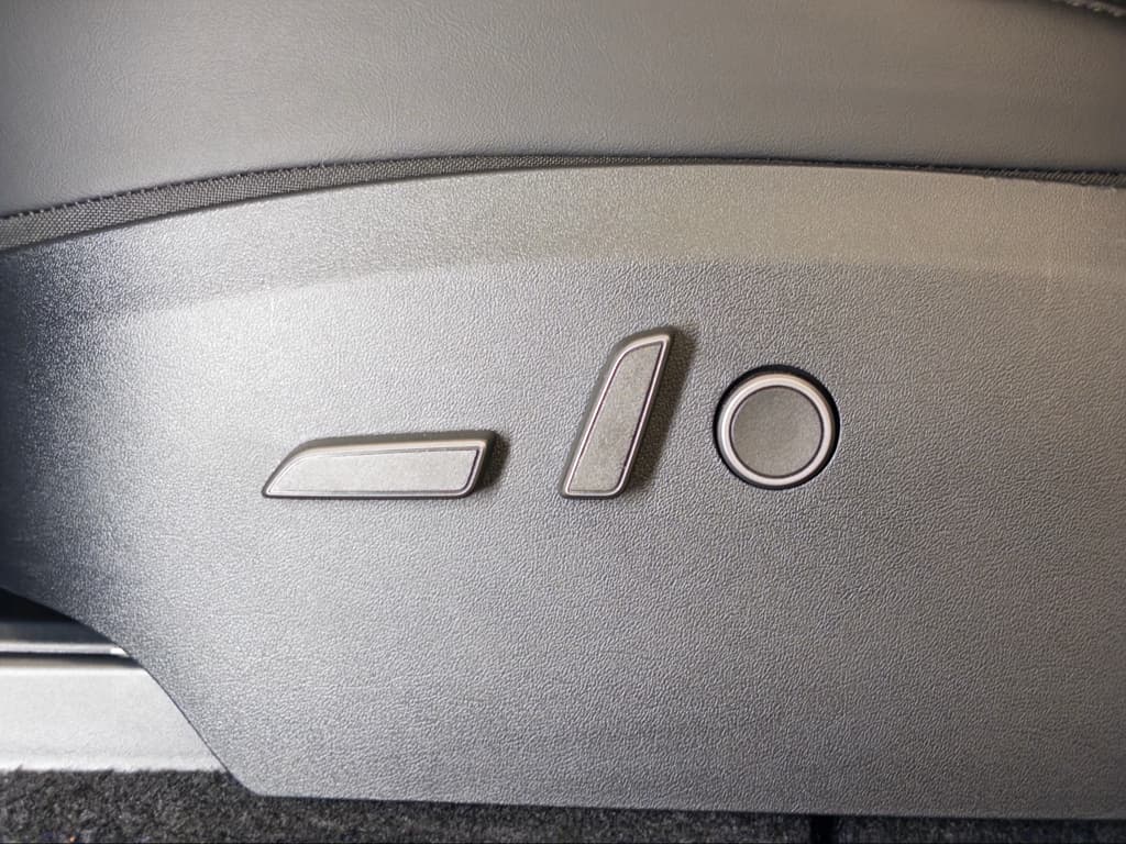 2024 Tesla Model Y view 6