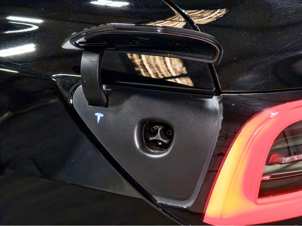 2022 Tesla Model 3 view 5