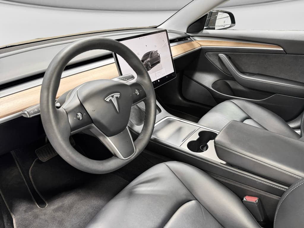 2022 Tesla Model 3 view 17