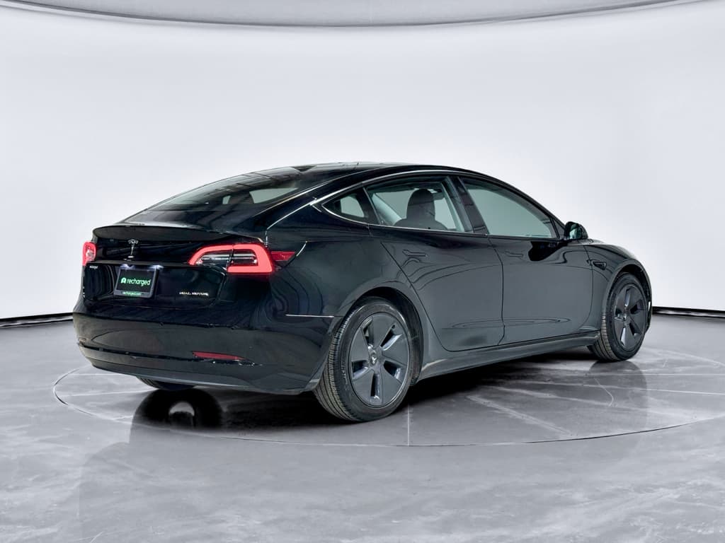 2022 Tesla Model 3 view 3