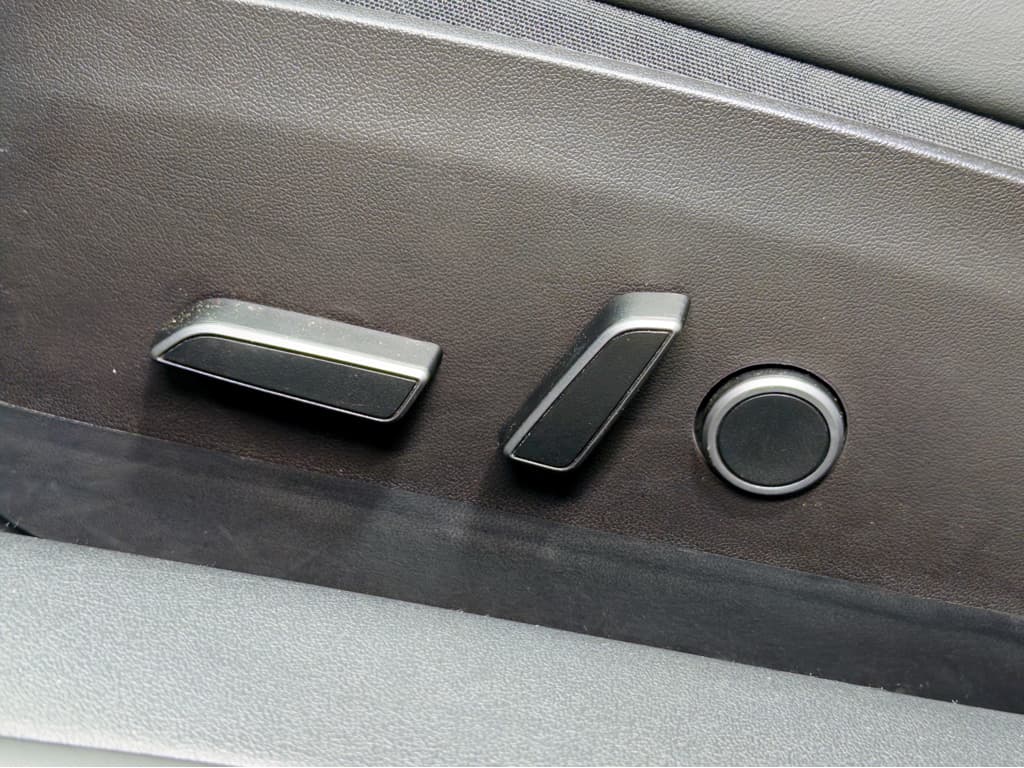 2022 Tesla Model 3 view 7