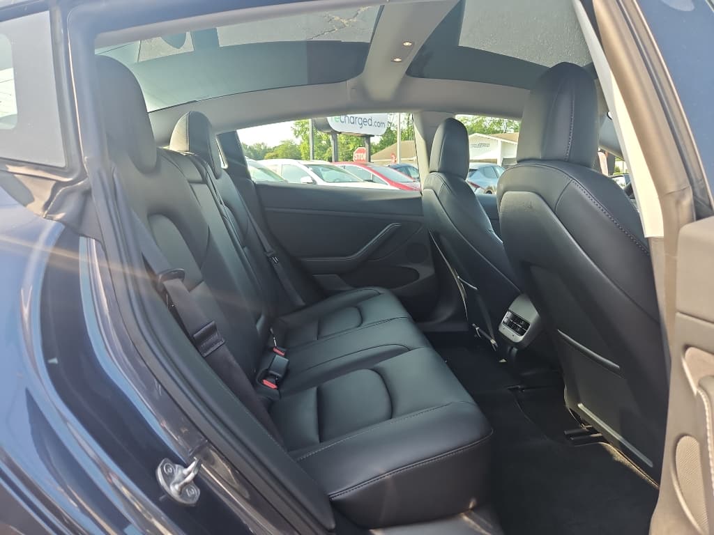 2022 Tesla Model 3 view 16