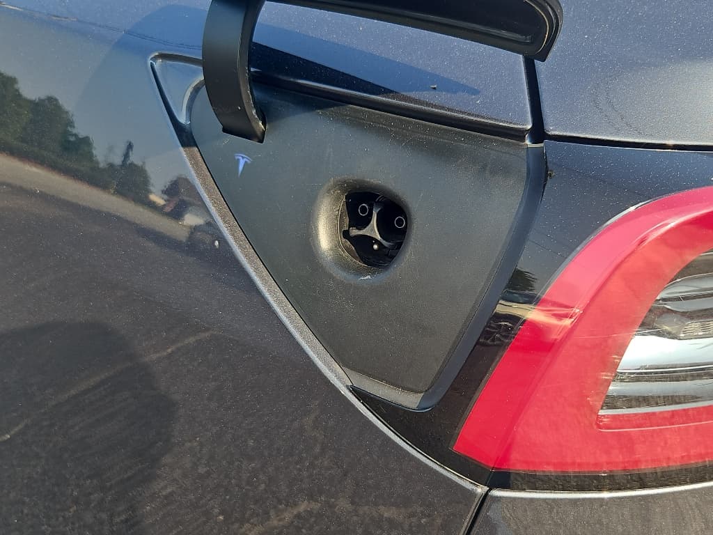 2022 Tesla Model 3 view 5