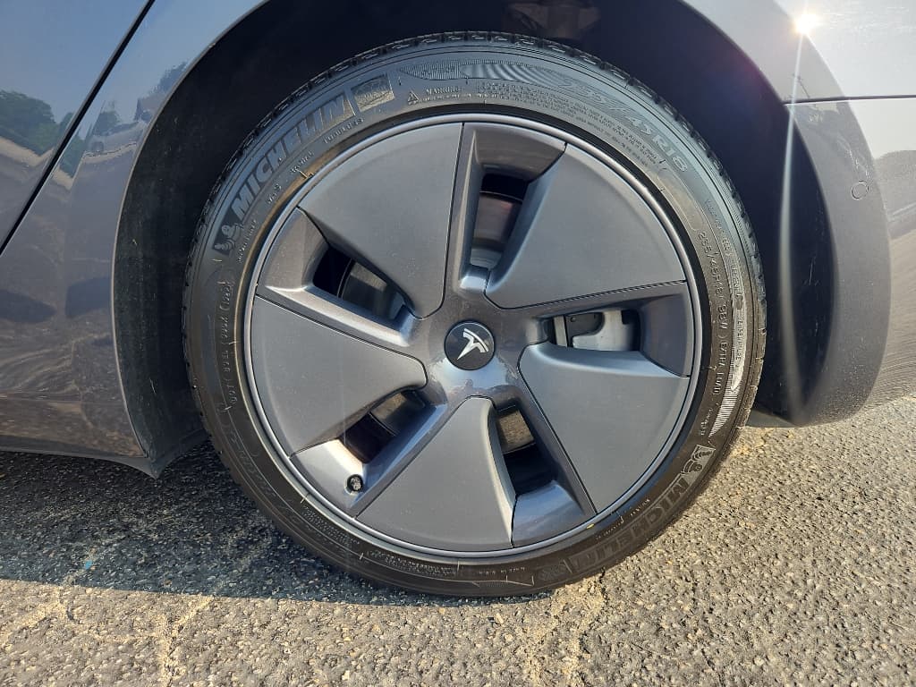 2022 Tesla Model 3 view 23