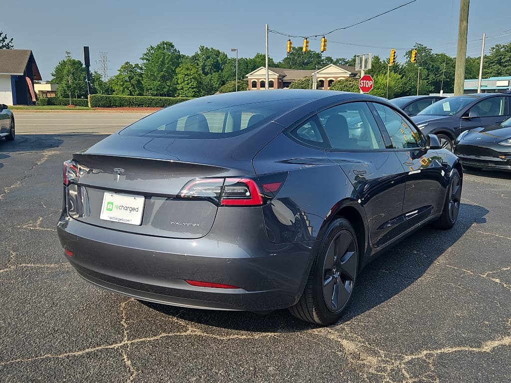 2022 Tesla Model 3 view 3