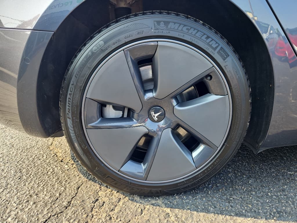 2022 Tesla Model 3 view 25