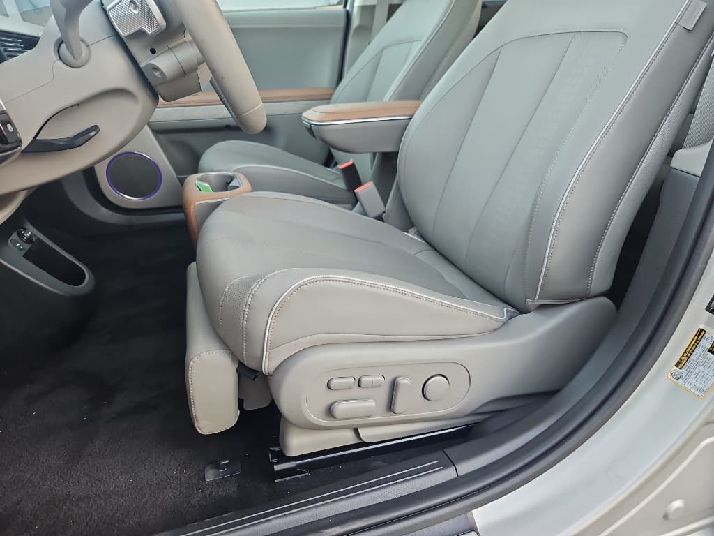 2024 Hyundai IONIQ 5 view 7