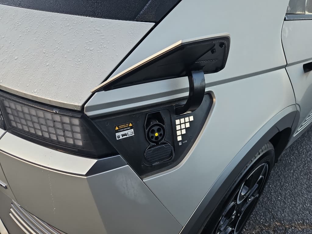 2024 Hyundai IONIQ 5 view 5