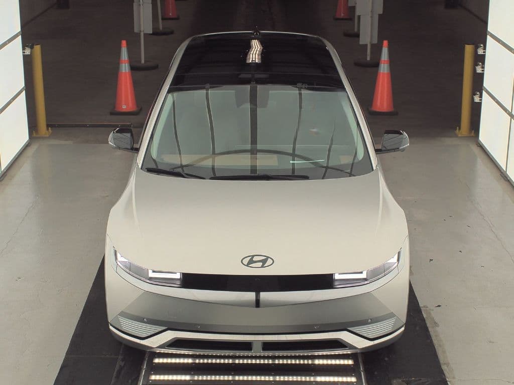 2024 Hyundai IONIQ 5 view 2