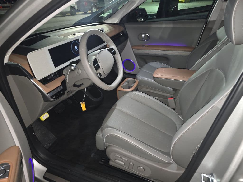 2024 Hyundai IONIQ 5 view 7