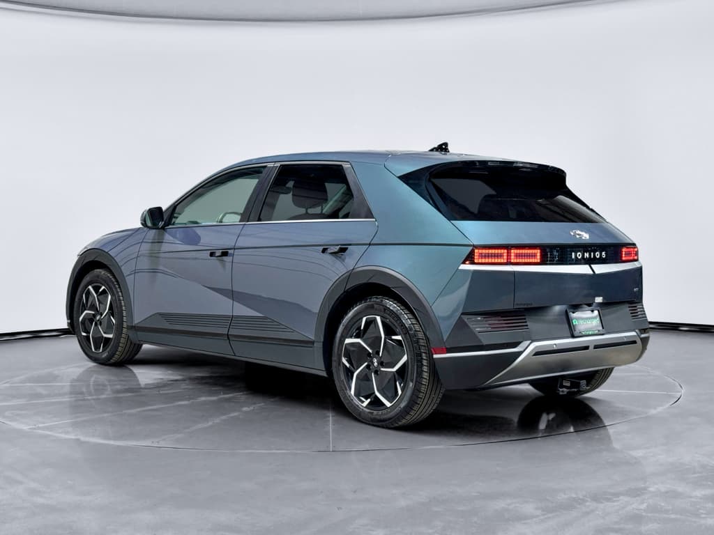 2024 Hyundai IONIQ 5 view 2