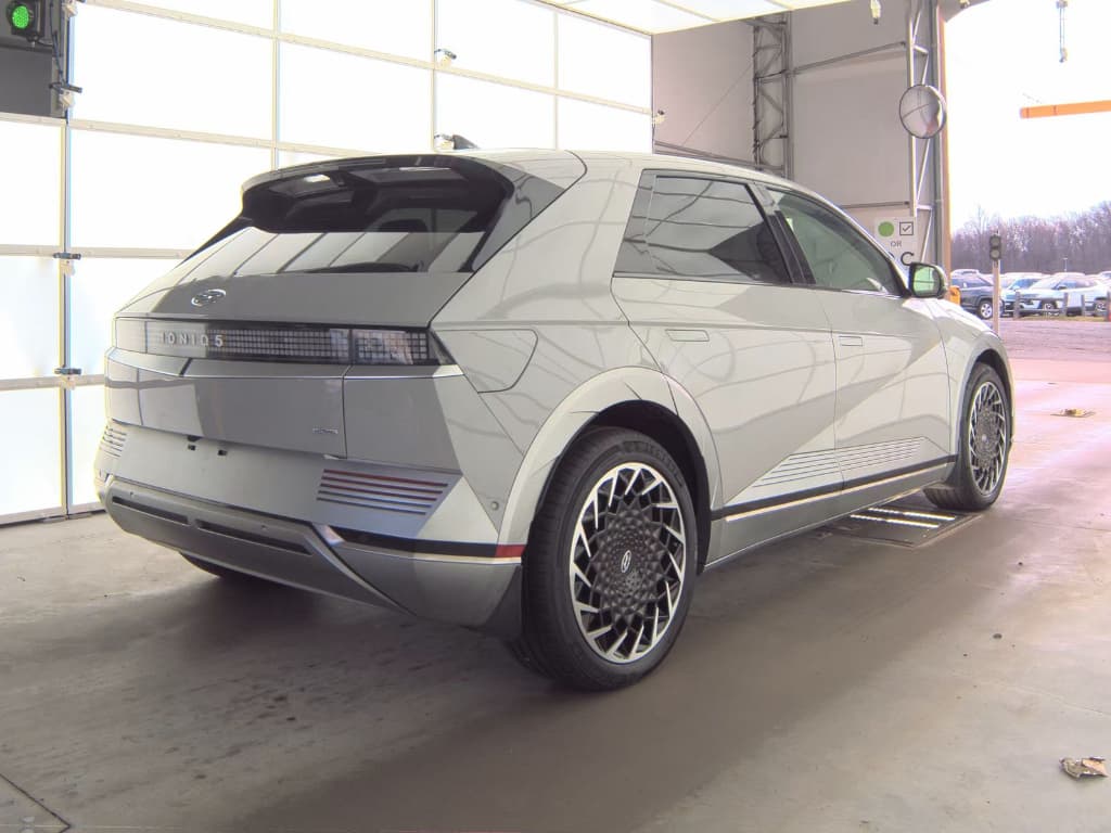 2024 Hyundai IONIQ 5 view 3