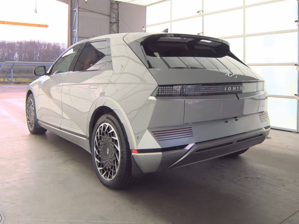 2024 Hyundai IONIQ 5 view 4
