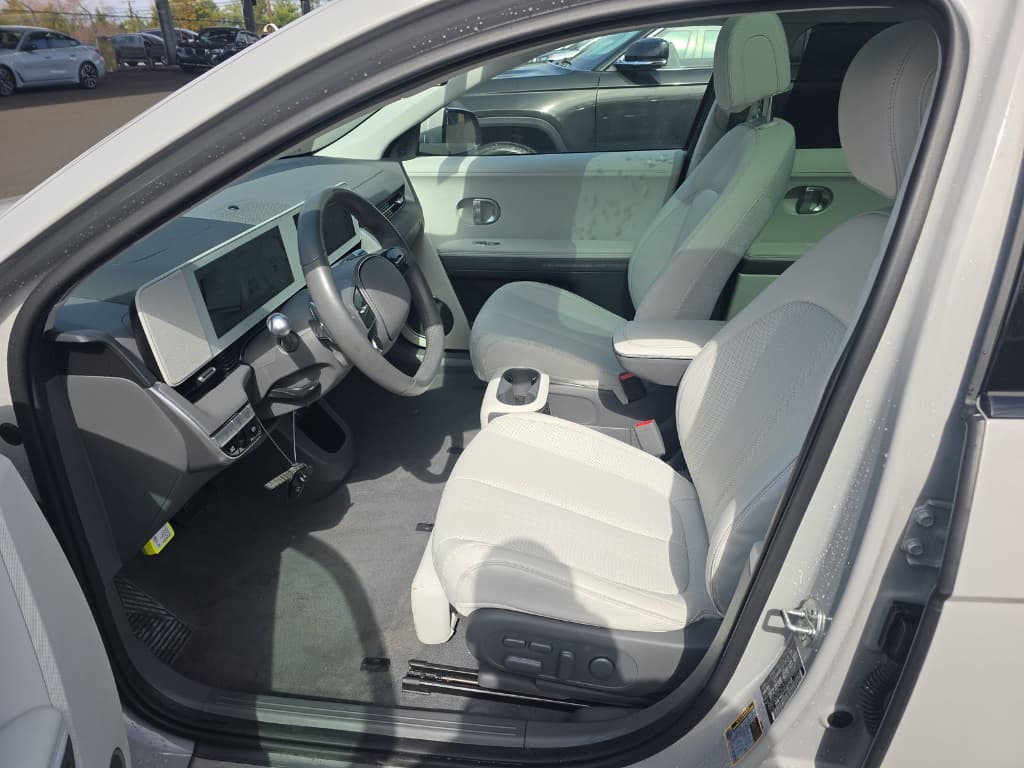 2024 Hyundai IONIQ 5 view 5