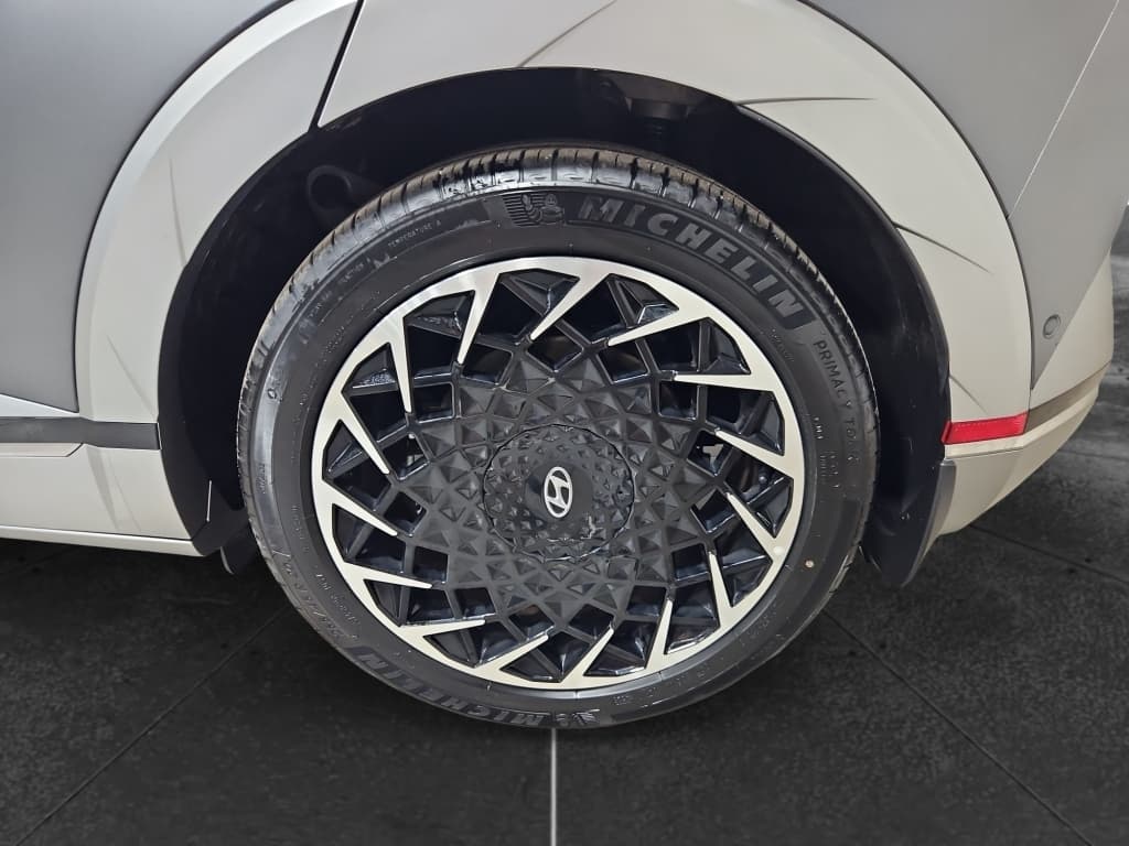 2024 Hyundai IONIQ 5 view 34
