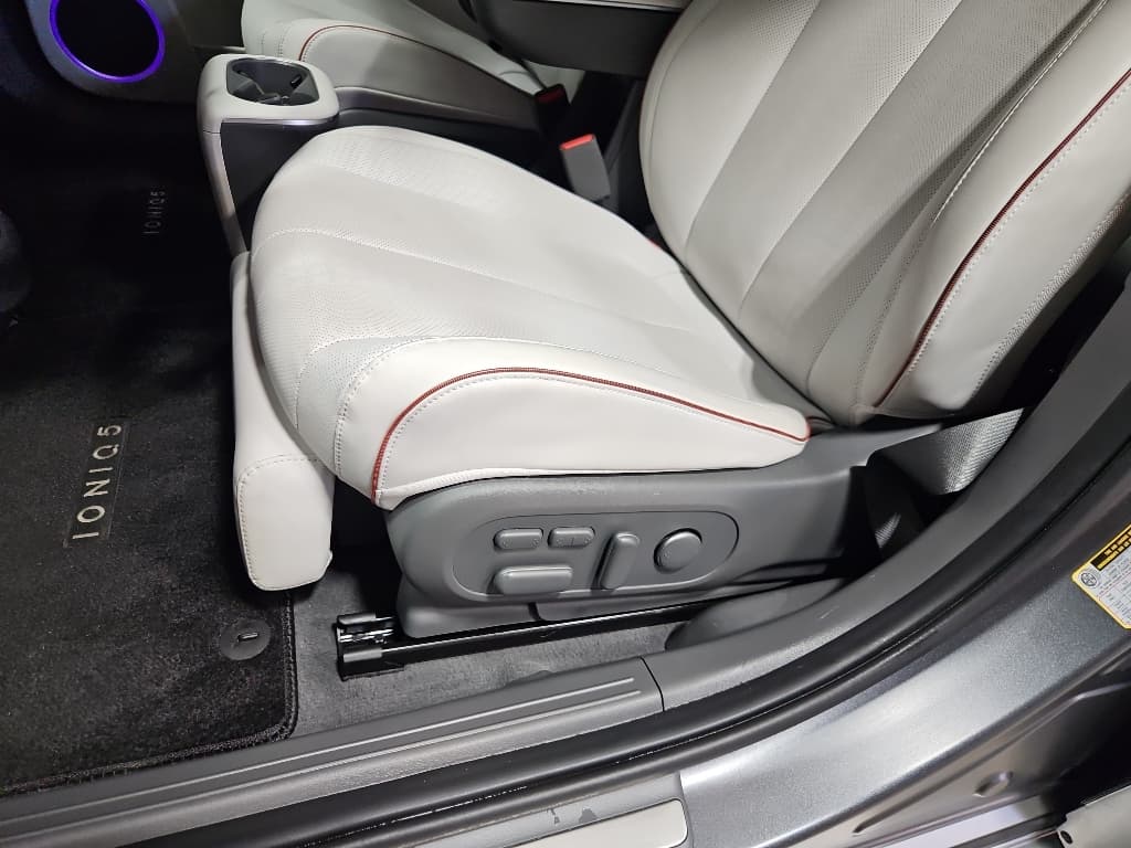 2024 Hyundai IONIQ 5 view 6