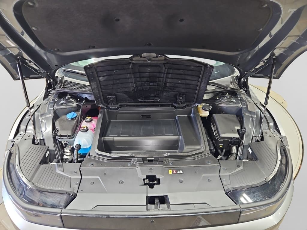 2024 Hyundai IONIQ 5 view 27