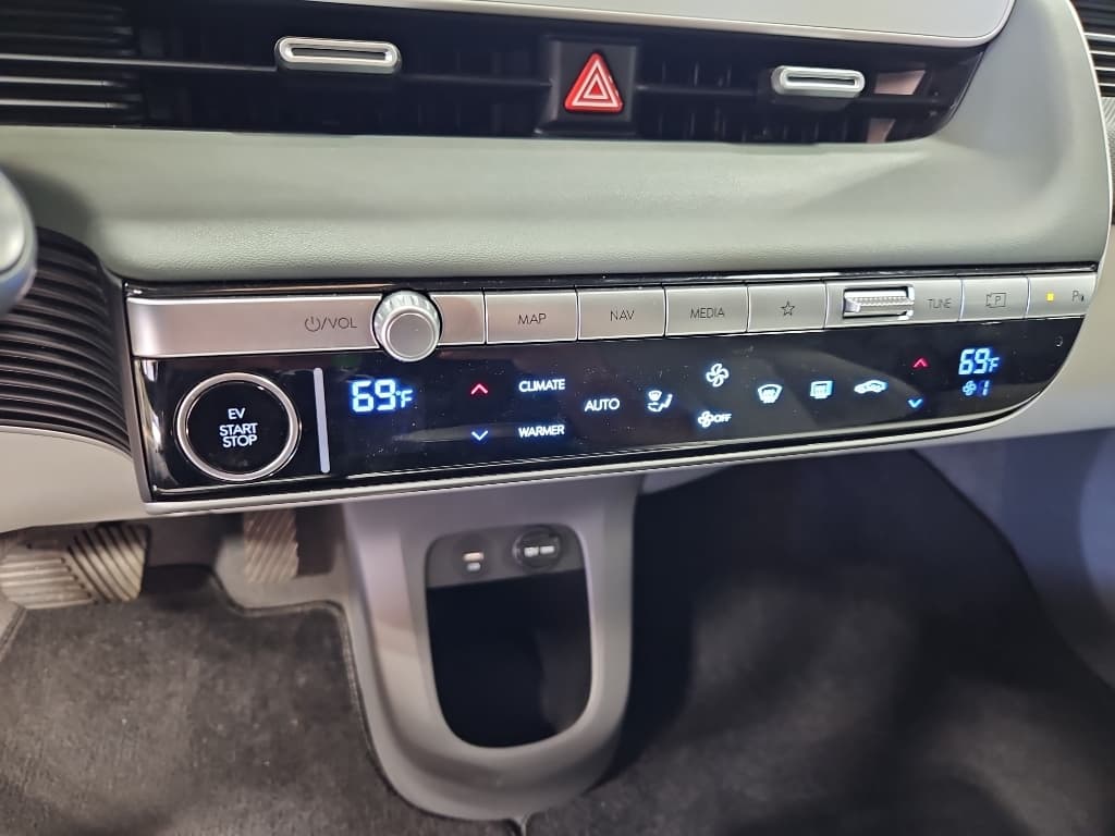 2024 Hyundai IONIQ 5 view 16