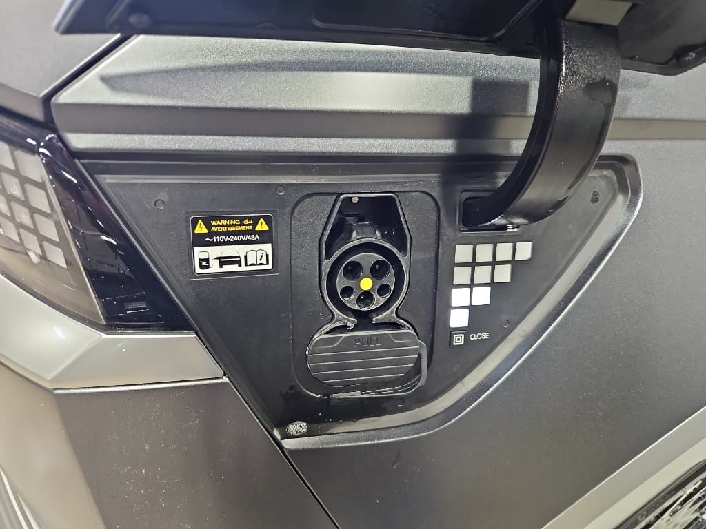 2024 Hyundai IONIQ 5 view 5