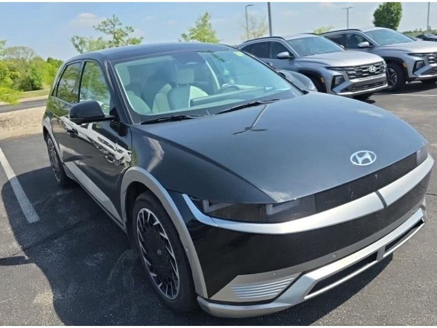 2024 Hyundai IONIQ 5 view 2