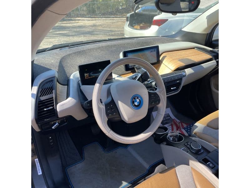 2015 BMW i3 view 10