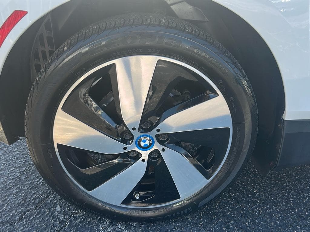 2015 BMW i3 view 21