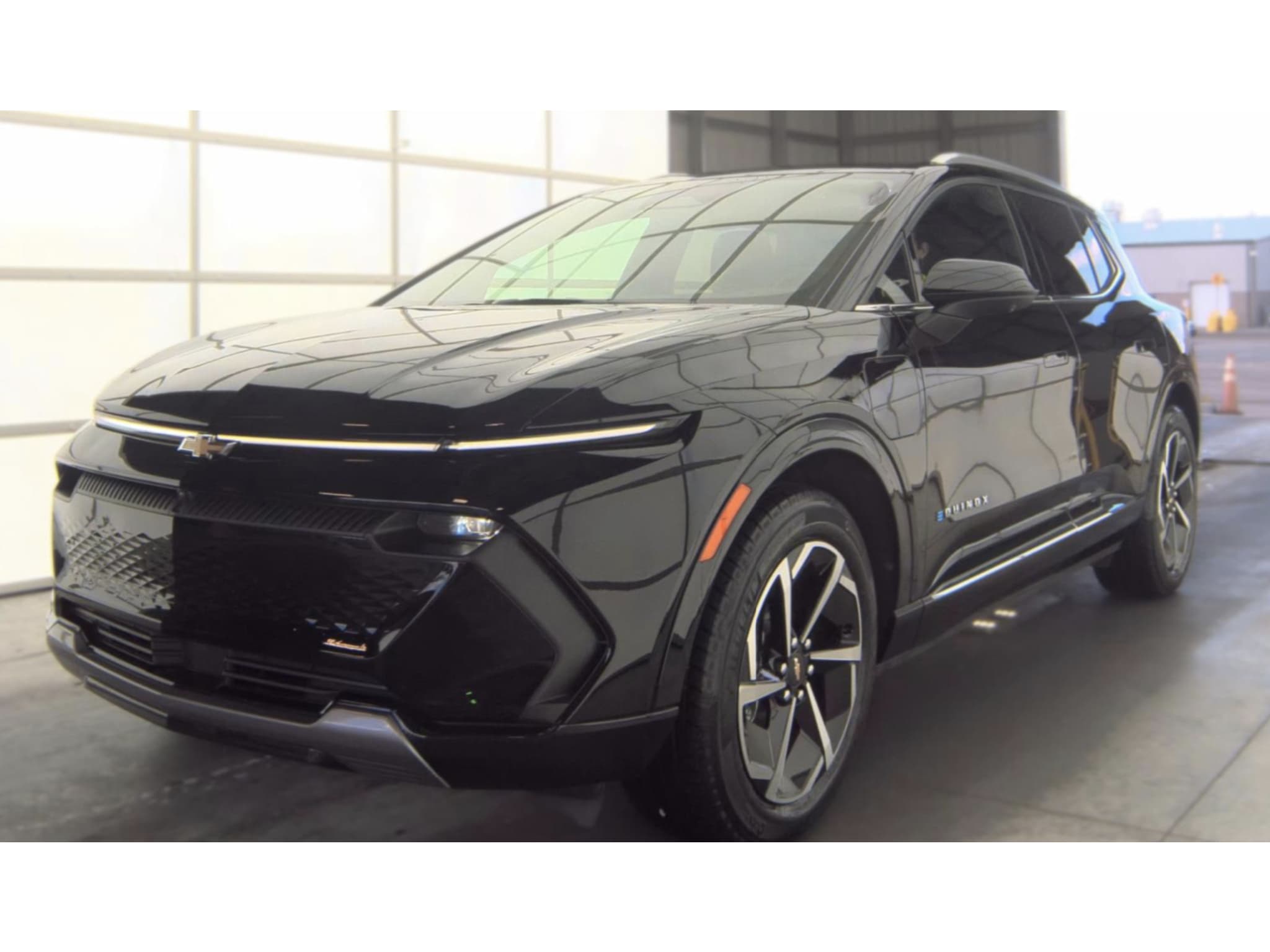 2024 Chevrolet Equinox EV view 1