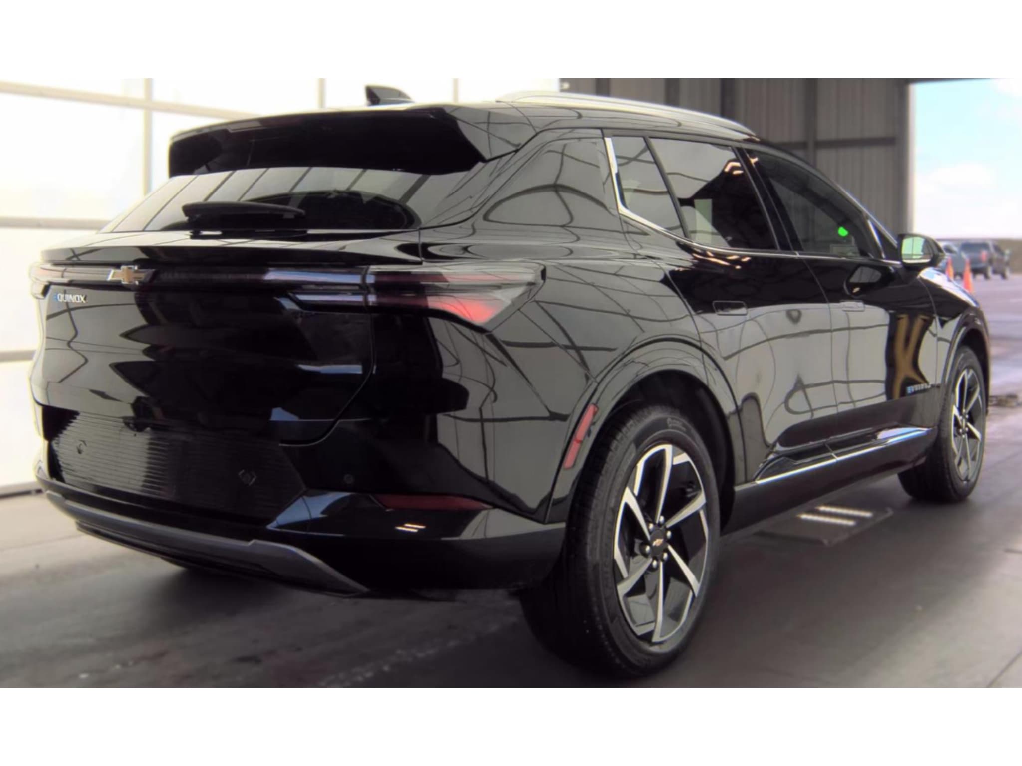 2024 Chevrolet Equinox EV view 3