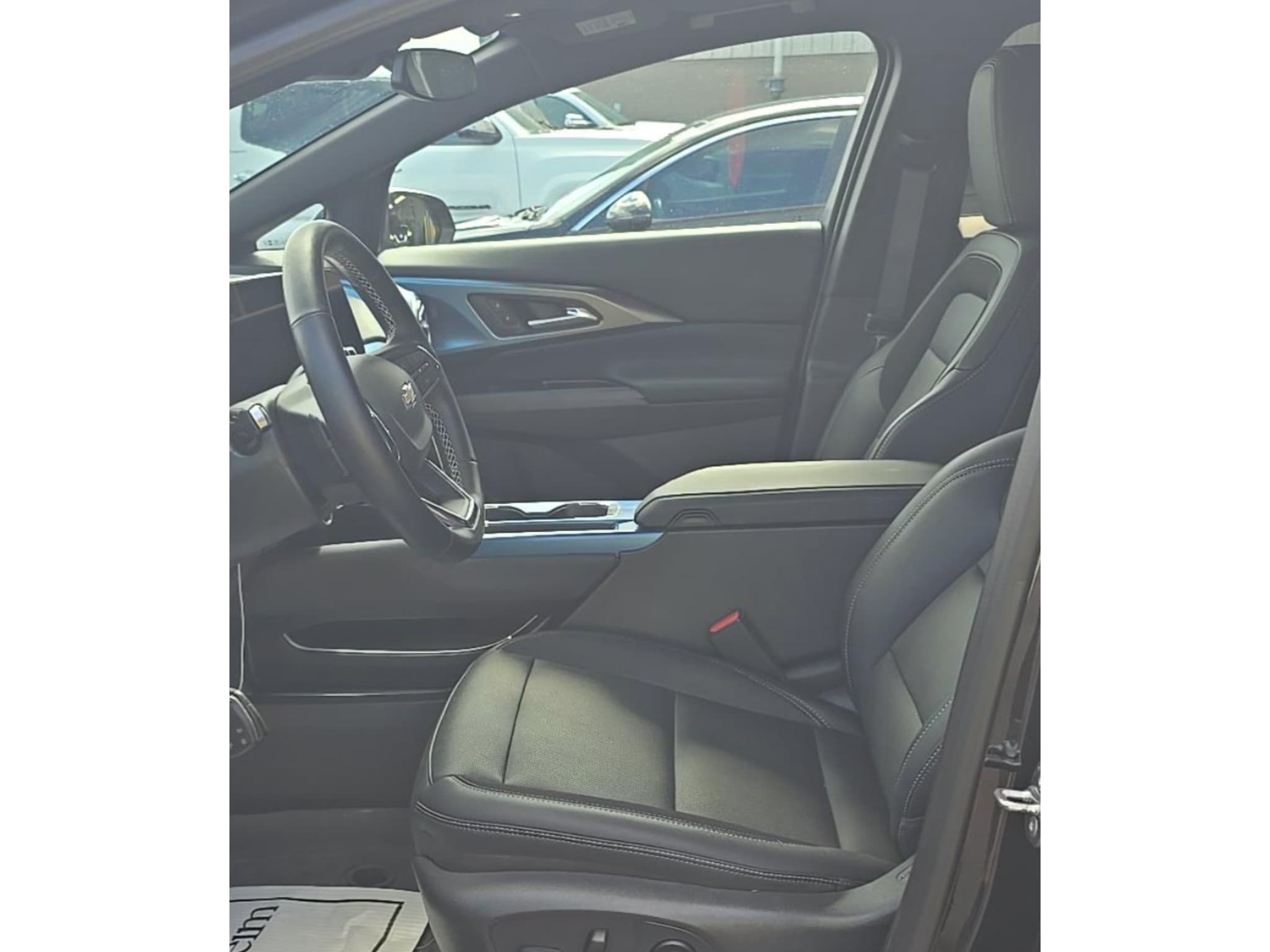 2024 Chevrolet Equinox EV view 5