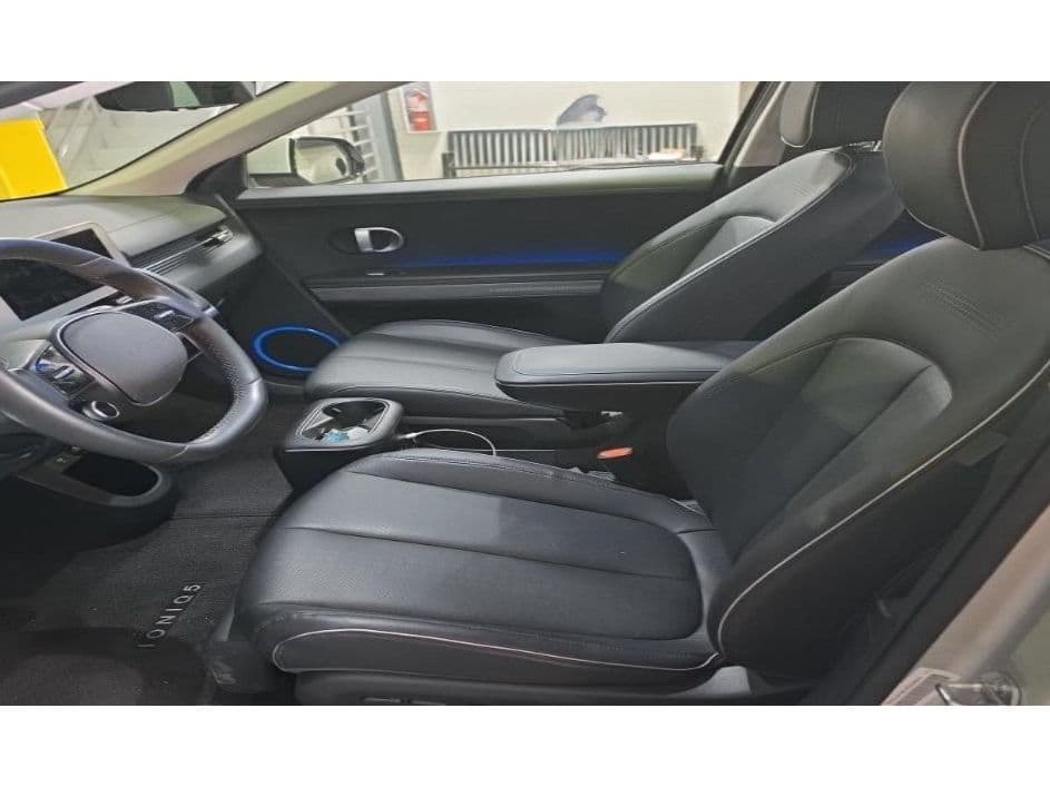 2024 Hyundai IONIQ 5 view 5
